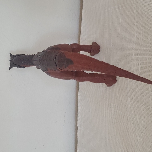 Jurassic World Fallen  Kingdom Carnotaurus with Virtual Scan Stamp Large - Picture 14 of 16